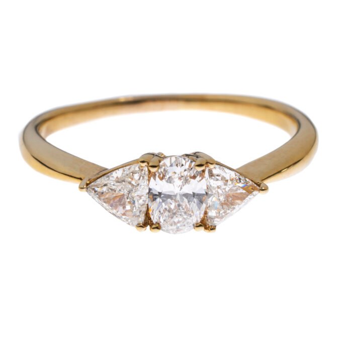 Gold Oval Diamond Ring - Image 1